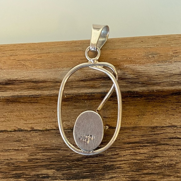 Carnelian & Sterling Silver Oval Swirl Pendant - Picture 3 of 8